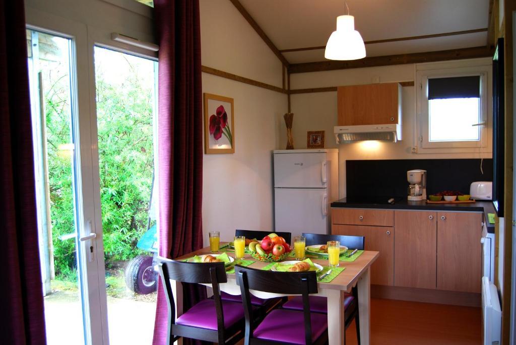 Lagrange Grand Bleu Vacances - Residence Port Lalande Castelmoron-sur-Lot Phòng bức ảnh