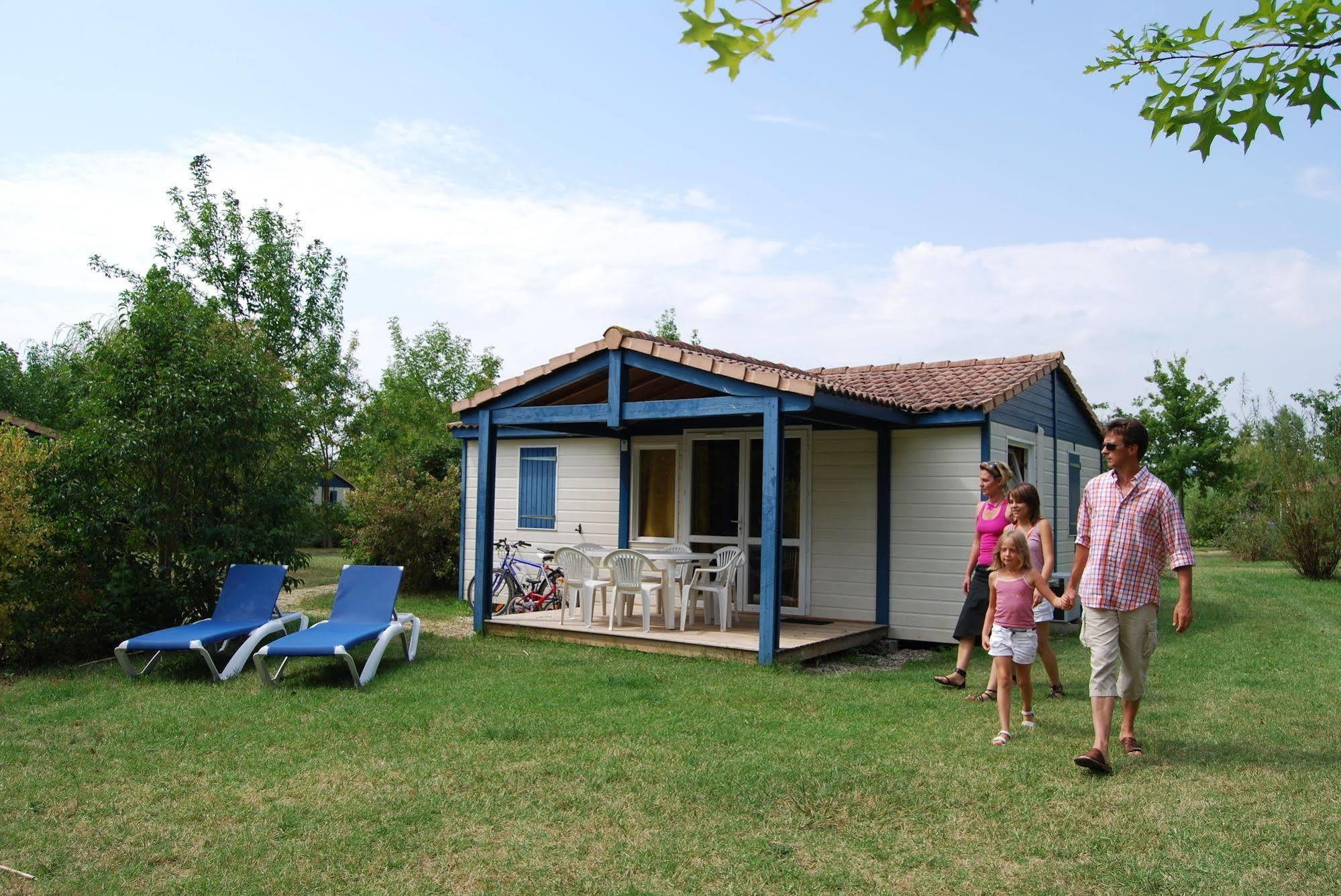 Lagrange Grand Bleu Vacances - Residence Port Lalande Castelmoron-sur-Lot Ngoại thất bức ảnh