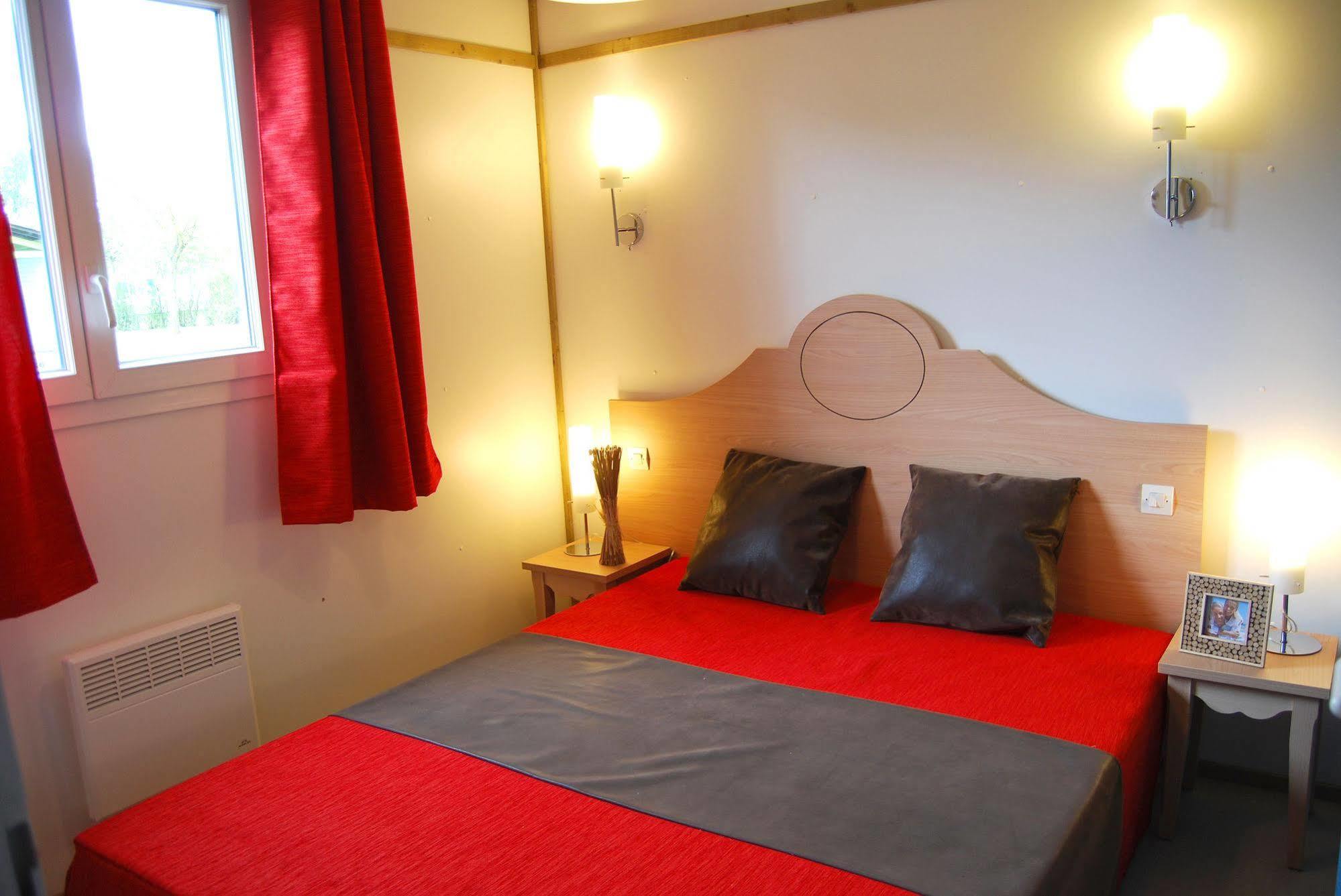 Lagrange Grand Bleu Vacances - Residence Port Lalande Castelmoron-sur-Lot Ngoại thất bức ảnh
